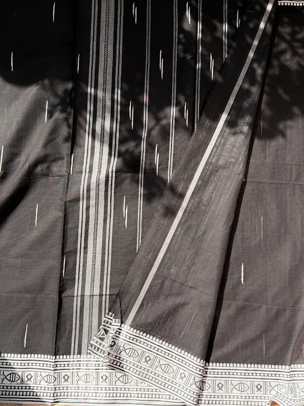 Jet_Black_&_Silver_Grey_Dhaniakhali_Pure_Cotton_Handloom_Saree_with_Fish_Motif_Jamdani_Border