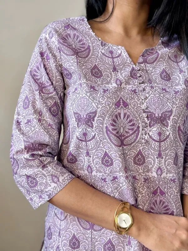 Lavender_Elegance_Traditional_Printed_Cotton_Kurti