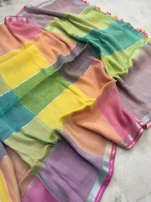 Candy_Cane_Linen_Handloom_Checkered_sarees_with_colourful_tassels