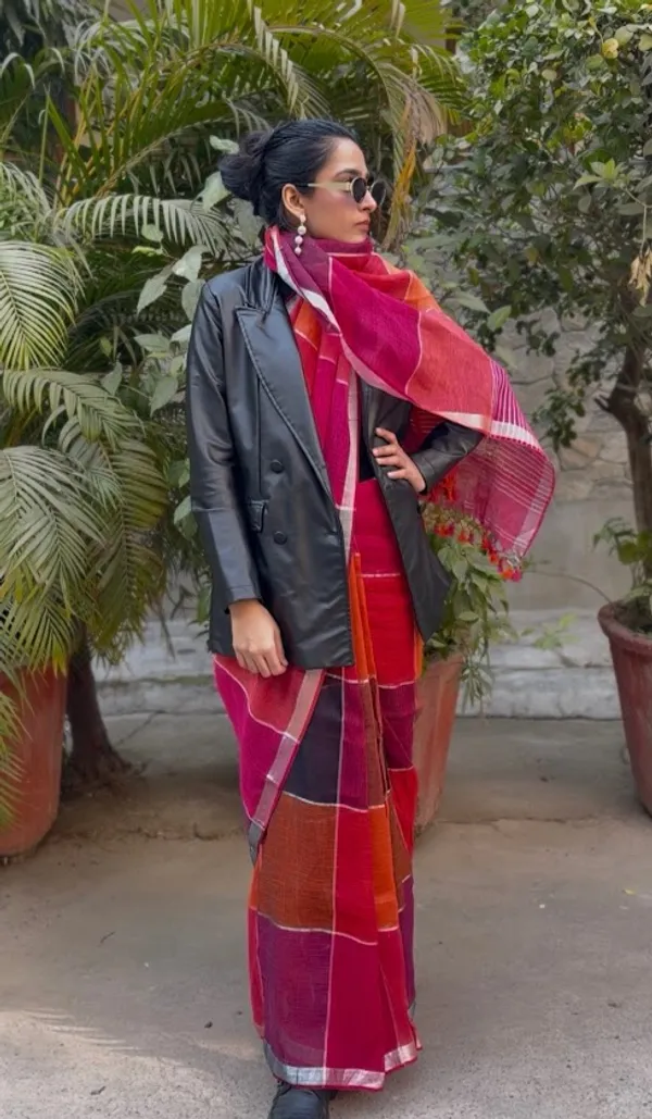Linen_Checkered_sarees_with_tassels