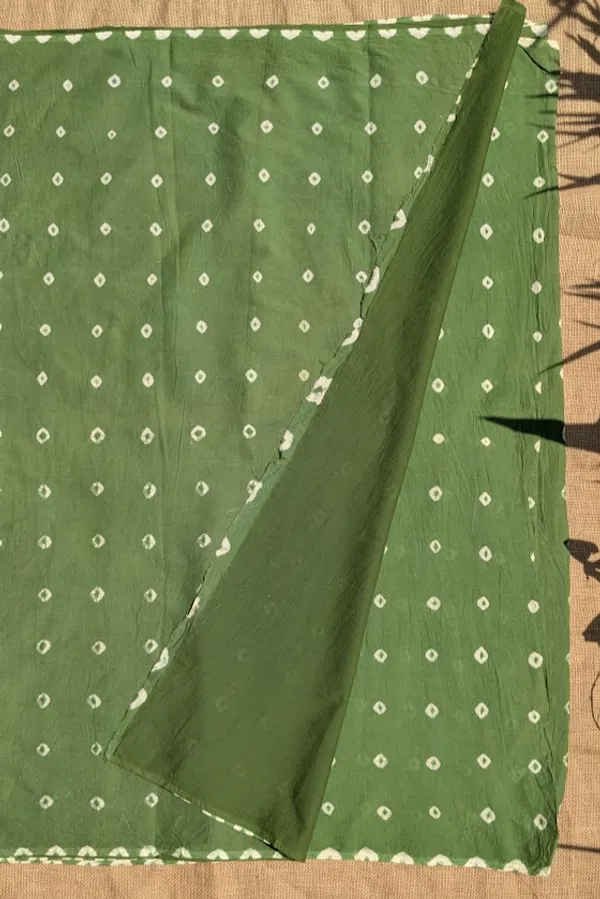 Mehendi_Green_Bandhej_Tie_&_Dye_Saree_with_Blouse_Piece