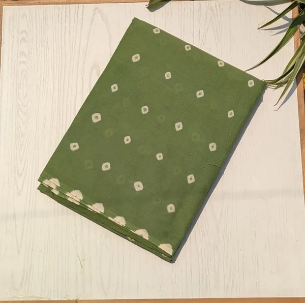 Mehendi_Green_Bandhej_Tie_&_Dye_Saree_with_Blouse_Piece