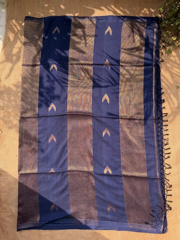 Midnight_Navy_Blue_Festive_Pure_Cotton_Handloom_Saree_with_Copper_Zari_Motifs_&_Striped_Pallu