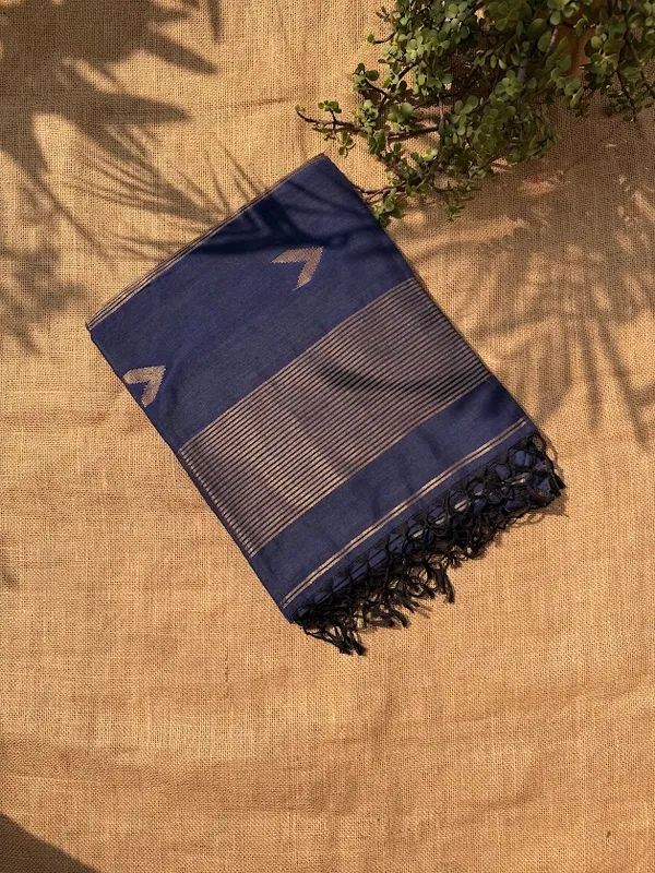 Midnight_Navy_Blue_Festive_Pure_Cotton_Handloom_Saree_with_Copper_Zari_Motifs_&_Striped_Pallu