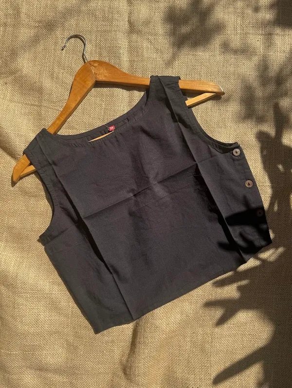 Midnight_black_Sleeveless_Blouse