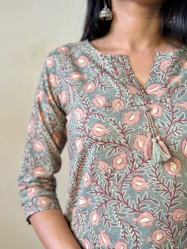 Multicolor_Traditional_Jaal_PrintCotton_Kurti