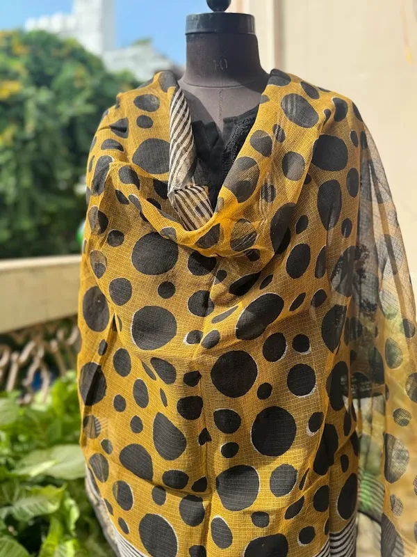 Mustard_Polka_Kota_Doria_Dupatta