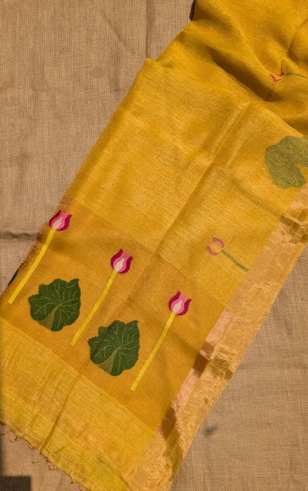 Mustard_Silk_Linen_Handloom_Saree_with_Lotus_Buta_&_Paithani_Jamdani_Pallu