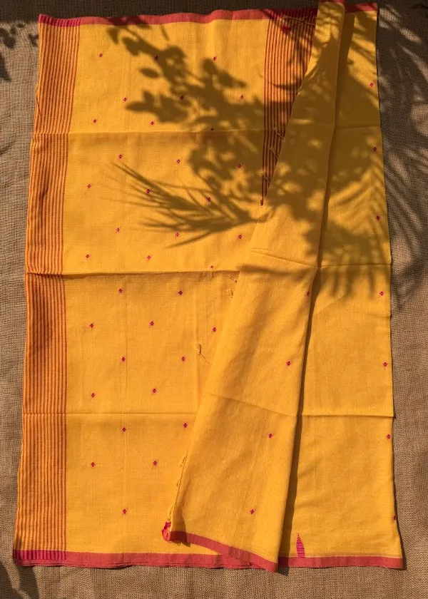 Mustard_Yellow_Dhaniakhali_Pure_Cotton_Handloom_Saree_with_Magenta_Pink_Butis_&_Striped_Pallu_(Handloom_Mark_Certified)