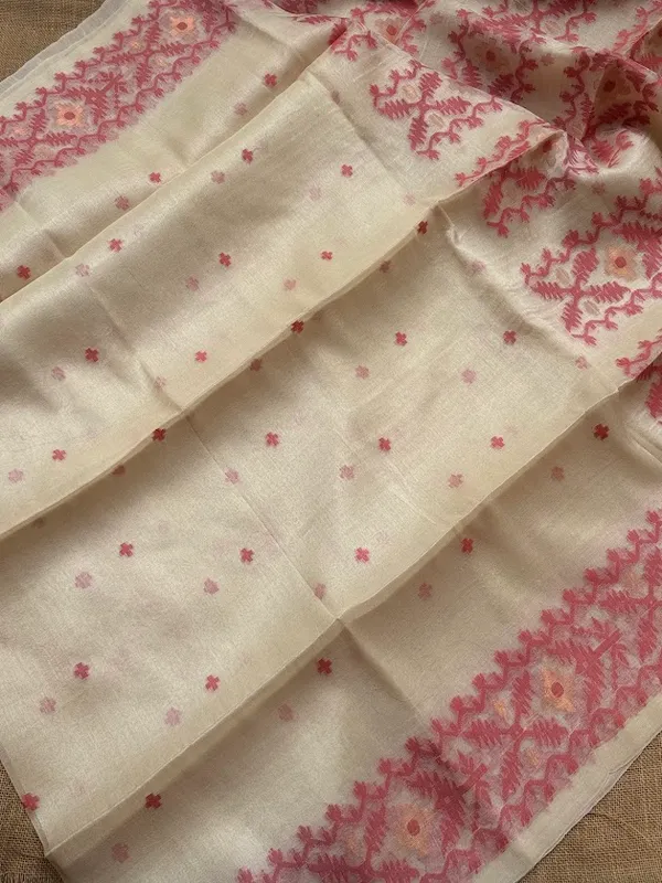 Natural_Ivory_Pure_Tussar_Silk_Handloom_Saree_with_Coral_Rose_Jamdani_Pallu_&_Border_(Handloom_Mark_Certified)
