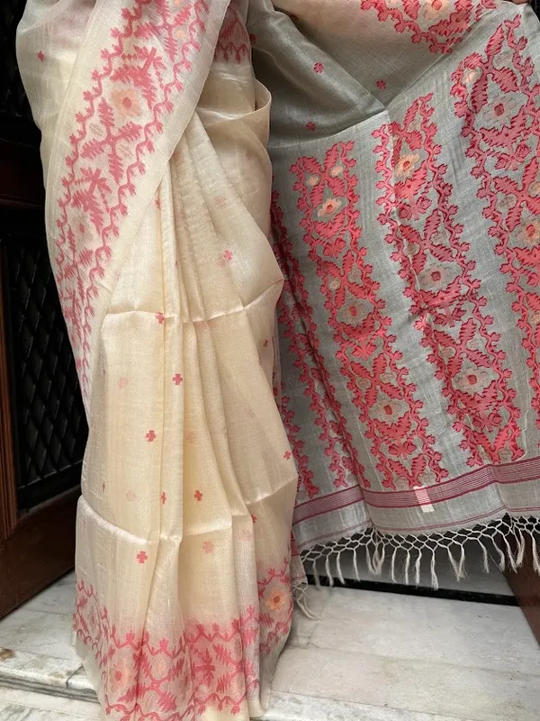 Natural_Ivory_Pure_Tussar_Silk_Handloom_Saree_with_Coral_Rose_Jamdani_Pallu_&_Border_(Handloom_Mark_Certified)