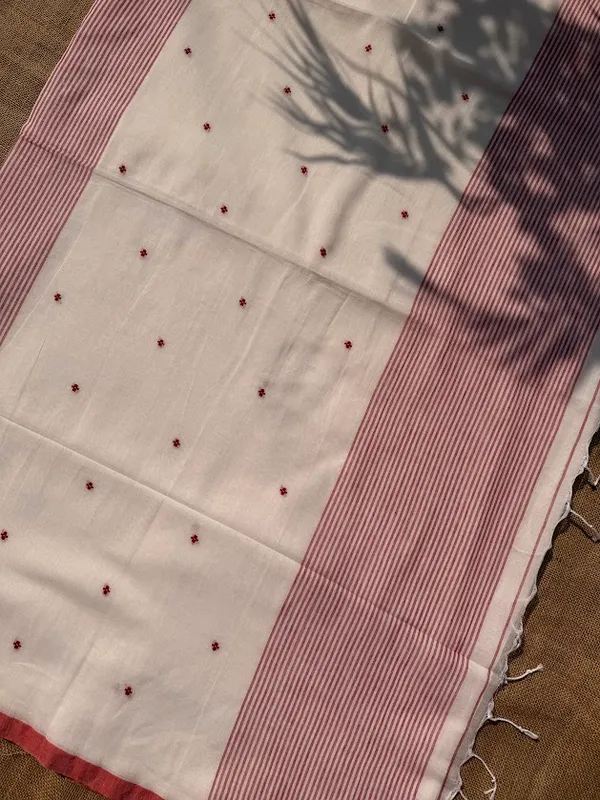 Off-White_&_Crimson_Red_Dhaniakhali_Pure_Cotton_Handloom_Saree_with_Micro_Butis_&_Striped_Pallu_(Handloom_Mark_Certified)