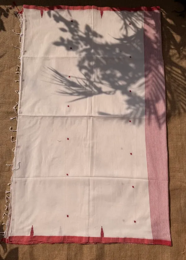 Off-White_&_Crimson_Red_Dhaniakhali_Pure_Cotton_Handloom_Saree_with_Micro_Butis_&_Striped_Pallu_(Handloom_Mark_Certified)
