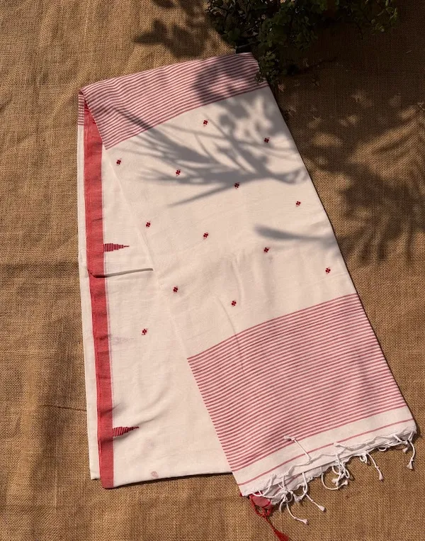 Off-White_&_Crimson_Red_Dhaniakhali_Pure_Cotton_Handloom_Saree_with_Micro_Butis_&_Striped_Pallu_(Handloom_Mark_Certified)