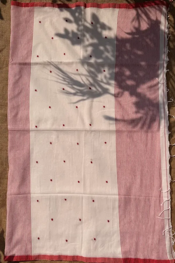 Off-White_&_Crimson_Red_Dhaniakhali_Pure_Cotton_Handloom_Saree_with_Micro_Butis_&_Striped_Pallu_(Handloom_Mark_Certified)