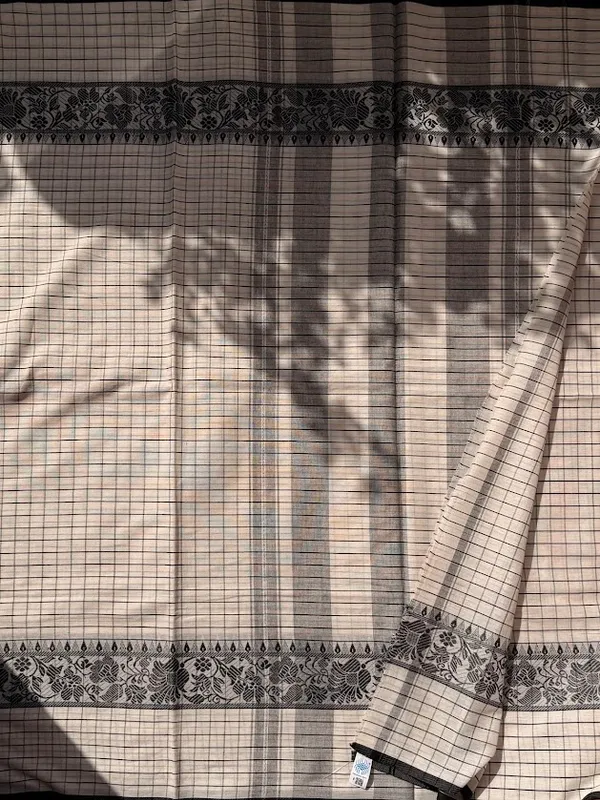 Off-White_&_Grey_Checked_Dhaniakhali_Pure_Cotton_Handloom_Saree