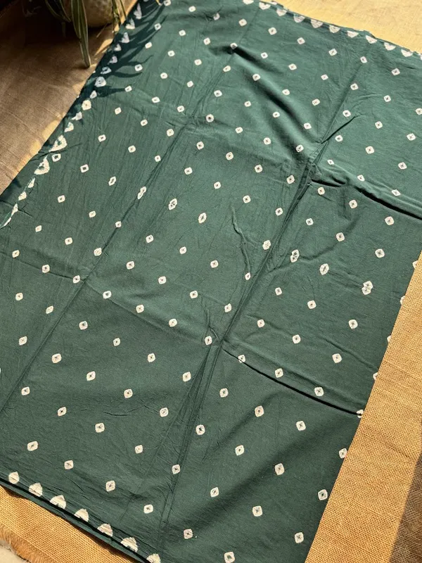 Pine_Green_Bandhej_Tie_&_Dye_Mulmul_Saree_with_Blouse_Piece