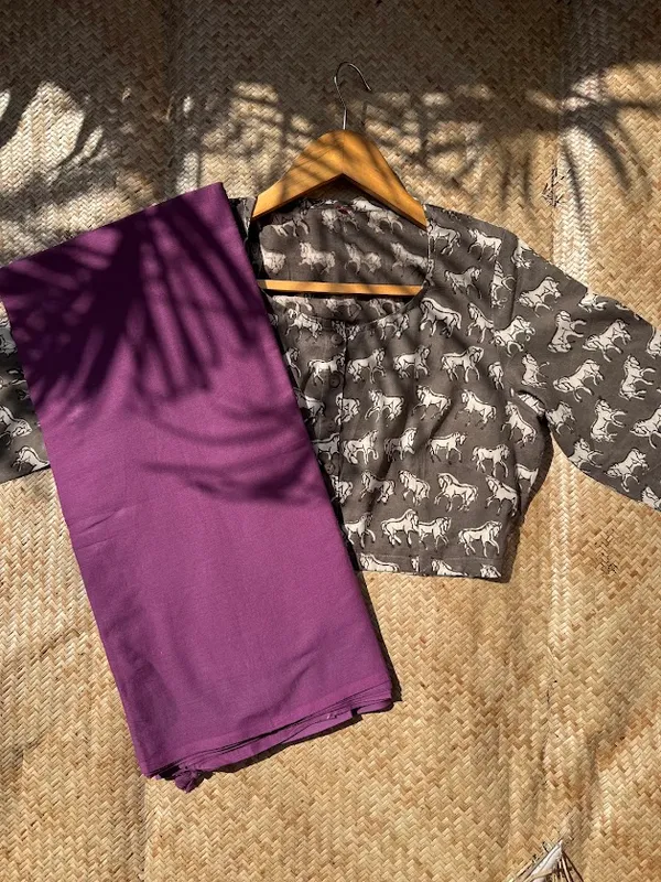 Plum_Purple_Mulmul_Saree_with_Grey_Horse_Motif_3/4_sleeve_Contrast_Blouse_Set