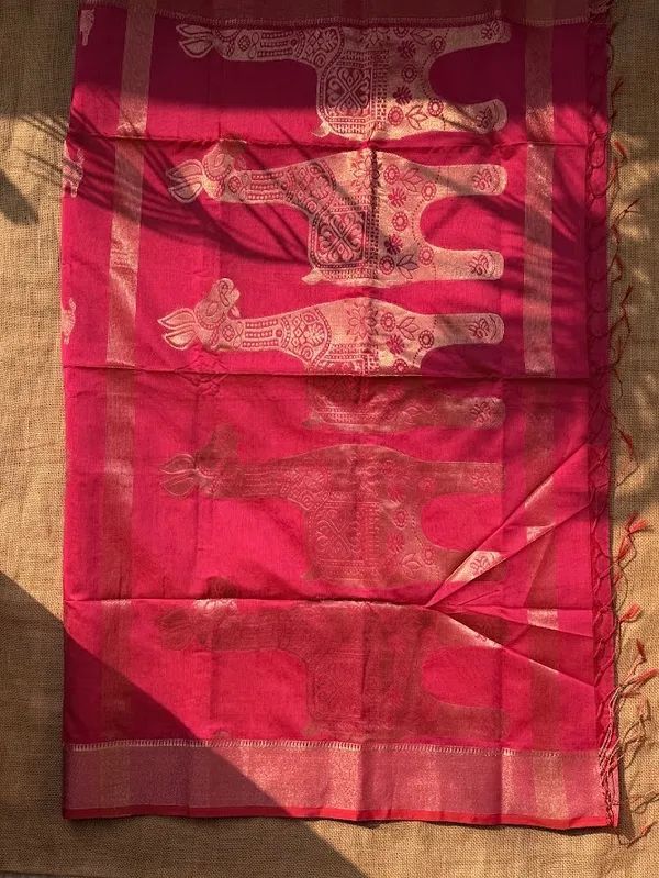 Rani_Pink_Festive_Handloom_Cotton__Silk_Saree_with_Metallic_Copper_Horse_Motifs_&_Zari_Border