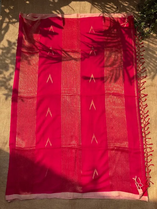 Rani_Pink_Festive_Pure_Cotton_Handloom_Saree_with_Metallic_Copper_Zari_Motifs_&_Striped_Pallu