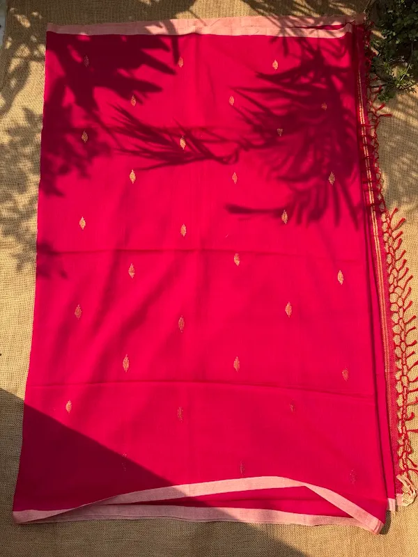 Rani_Pink_Festive_Pure_Cotton_Handloom_Saree_with_Metallic_Copper_Zari_Motifs_&_Striped_Pallu