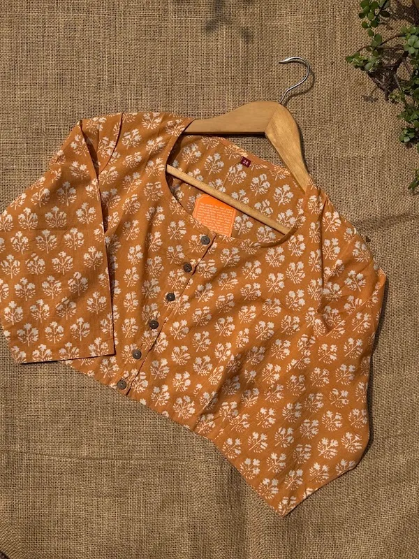 Amber_Floral_Printed_Cotton_Blouse_–_3/4_Sleeves