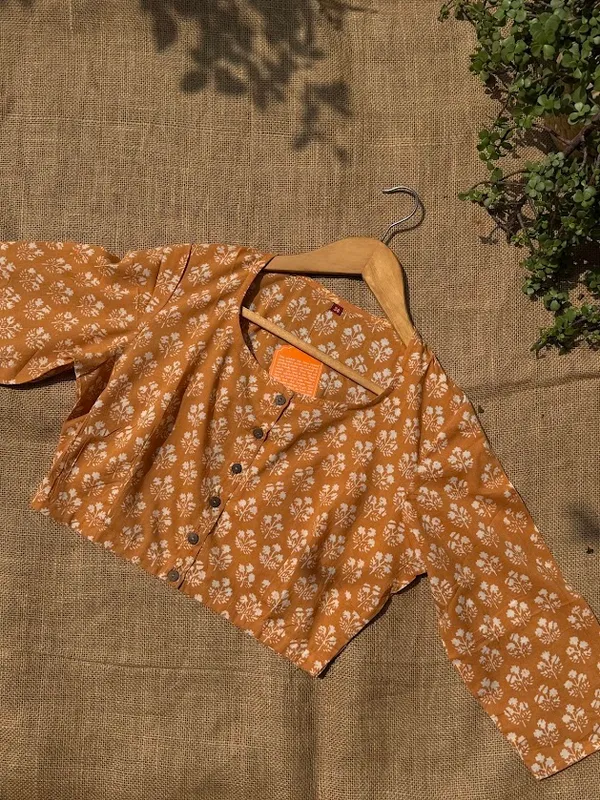 Amber_Floral_Printed_Cotton_Blouse_–_3/4_Sleeves