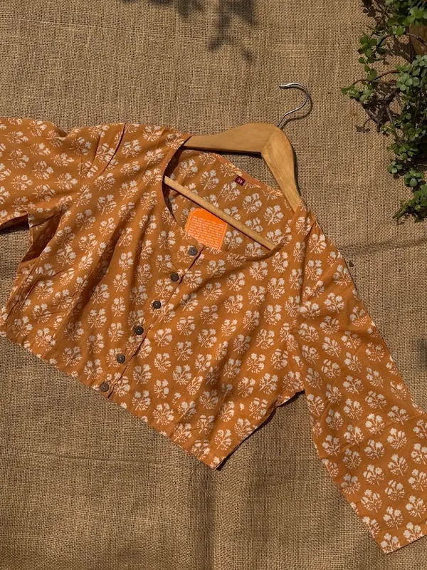 Amber_Floral_Printed_Cotton_Blouse_–_3/4_Sleeves