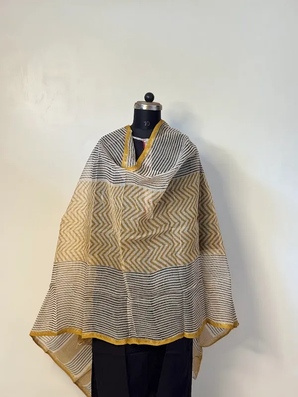 Sand_Chevron_Stripes_Kota_Doriya_Dupatta