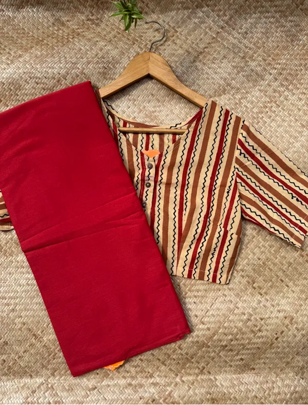 Scarlet_Red_Plain_Mulmul_Saree_with_Fabric_Tassels