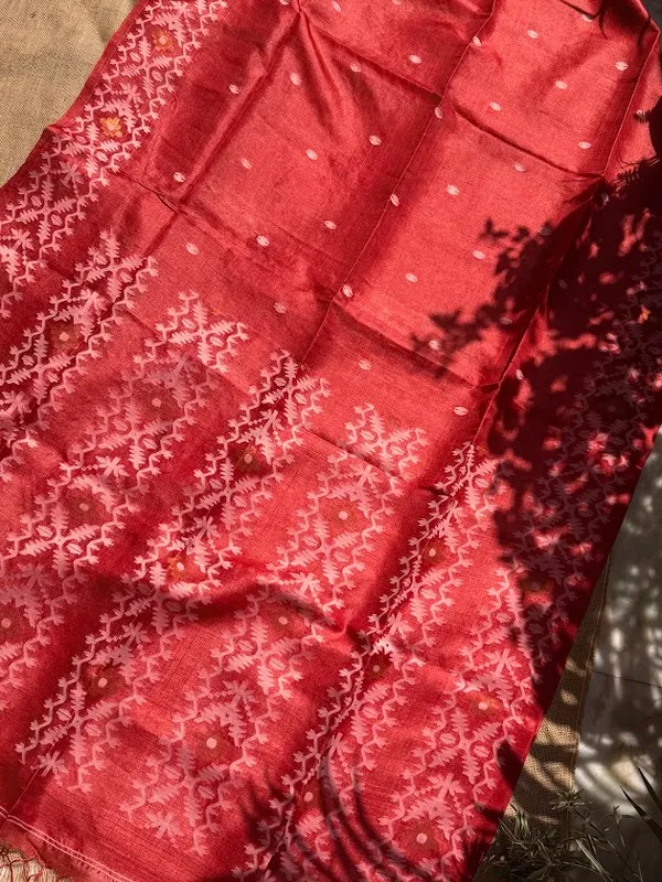Sindoori_Pure_Tussar_Silk_Handloom_Saree_with_Jamdani_Pallu_&_Border_(Handloom__Mark_Certified)