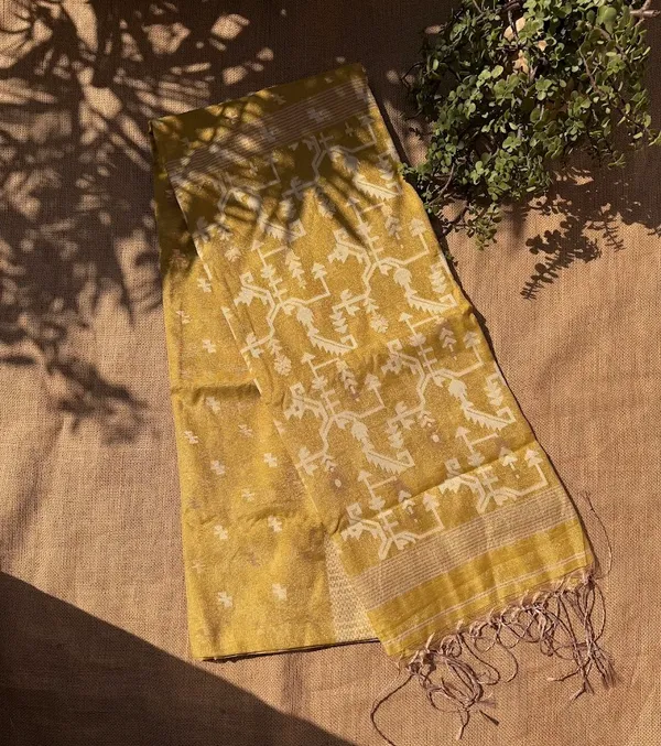 Swarna_Jamdani_Handloom_Metallic_Tissue_cotton__Saree_in_Antique_Gold_&_Off-White