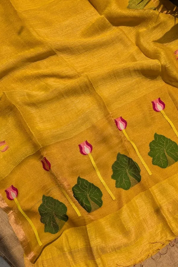 Mustard_Silk_Linen_Handloom_Saree_with_Lotus_Buta_&_Paithani_Jamdani_Pallu
