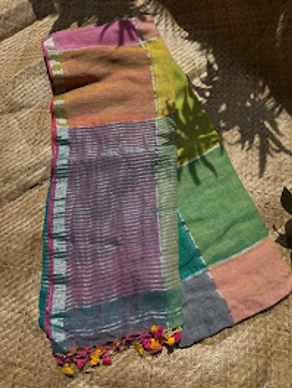 Candy_Cane_Linen_Handloom_Checkered_sarees_with_colourful_tassels