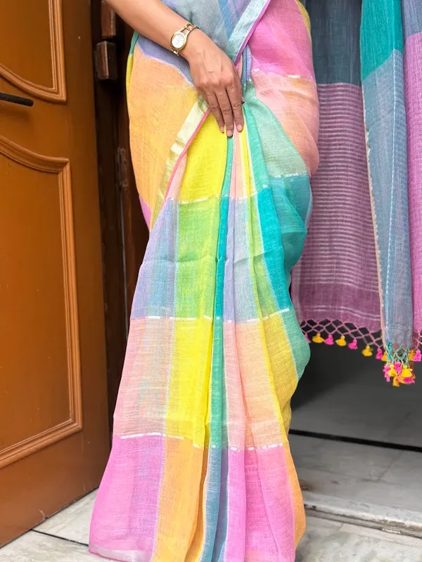 Candy_Cane_Linen_Handloom_Checkered_sarees_with_colourful_tassels