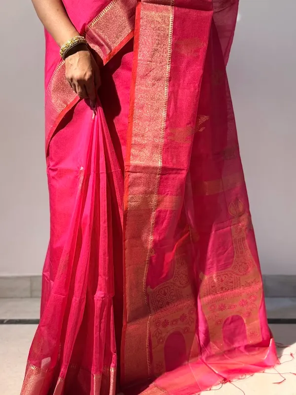 Rani_Pink_Festive_Handloom_Cotton__Silk_Saree_with_Metallic_Copper_Horse_Motifs_&_Zari_Border
