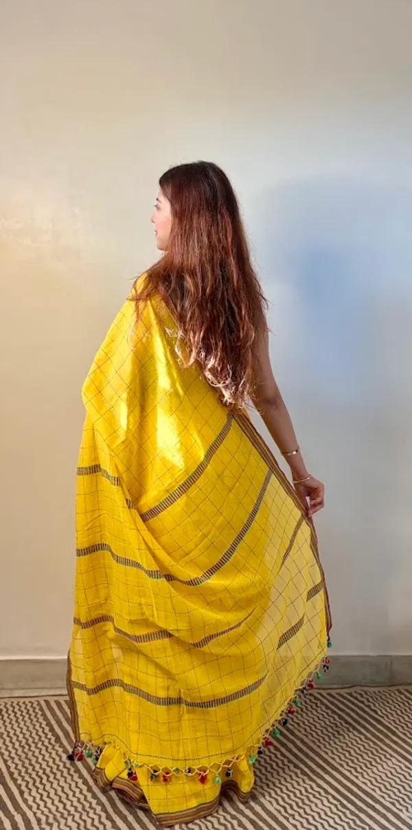 Sunshine_Checkered_Mulmul_Cotton_Saree_with_Kantha_Work_&_Tassels
