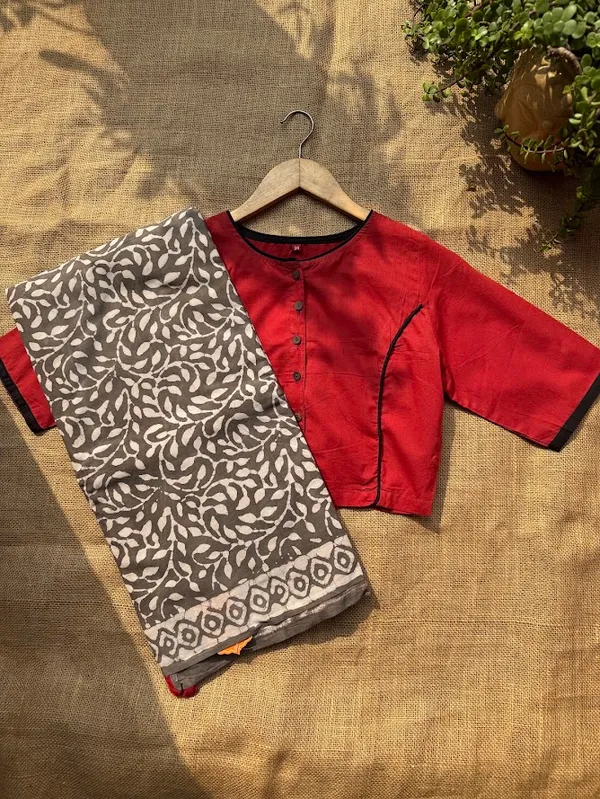 Slate_Dabu_Foliage_Cotton_Saree_with_Crimson_Blouse