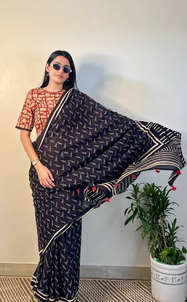 Shyama_Pallavi_Mulmul_Saree
