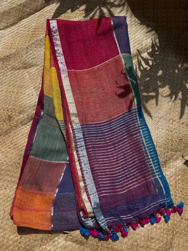Rang-_Khel_Linen_Handloom_Checkered_sarees_with_multicolour_tassels