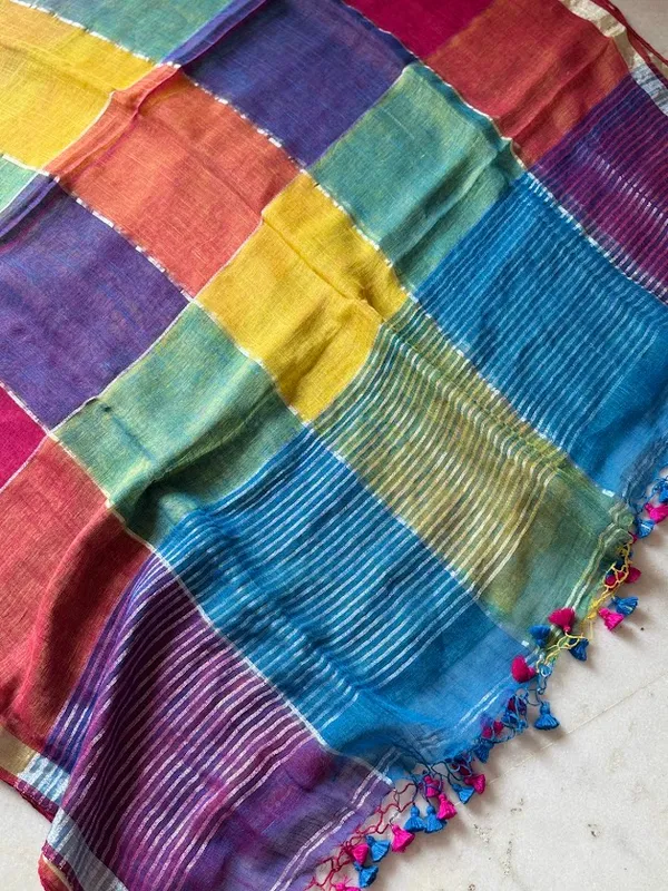 Rang-_Khel_Linen_Handloom_Checkered_sarees_with_multicolour_tassels