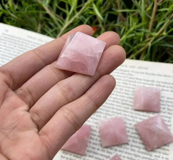 Pink_Rose_Quartz_Pyramid