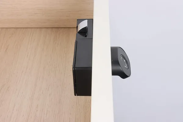 Black_Zinc_Fingerprint_Lock_For_Home_Security