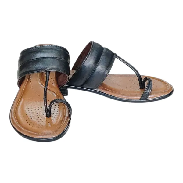 Black_Pure_Leather_Minimalist_Stylish_Flat_Chappals_For_Women