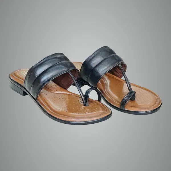 Black_Pure_Leather_Minimalist_Stylish_Flat_Chappals_For_Women