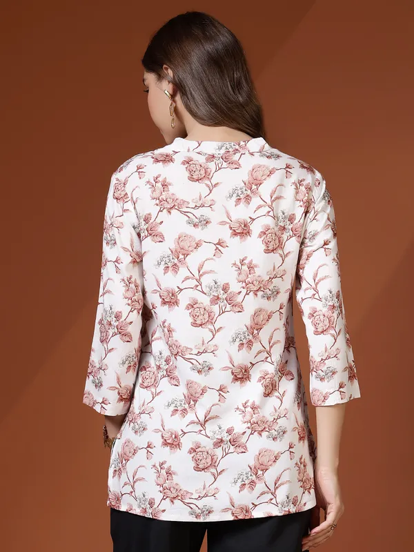 AMOUS-Women_Printed_Regular_Fit_Short_Kurti
