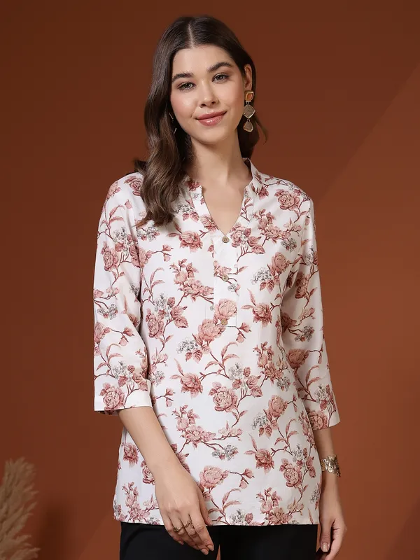 AMOUS-Women_Printed_Regular_Fit_Short_Kurti