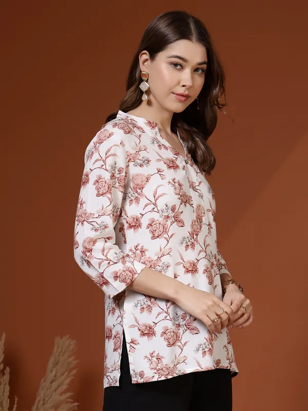 AMOUS-Women_Printed_Regular_Fit_Short_Kurti