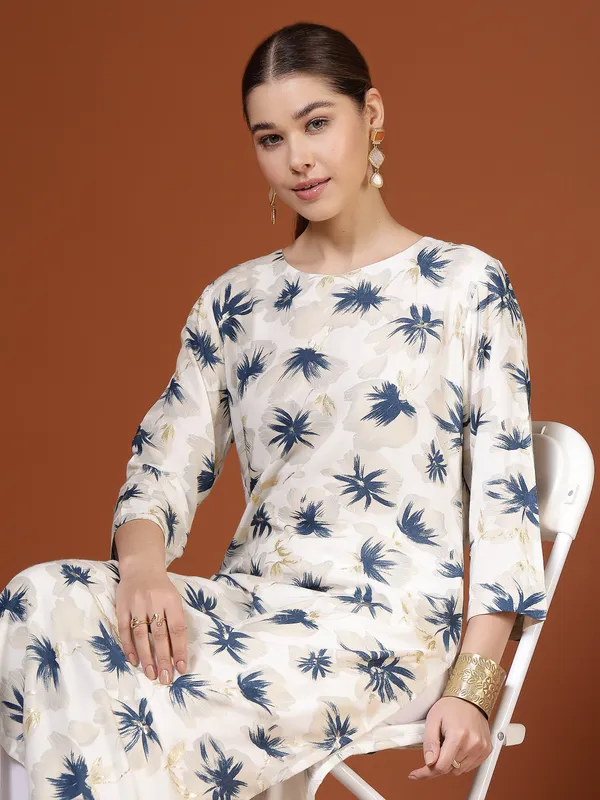 AMOUS-Round_Neck_Floral_Printed_Kurti