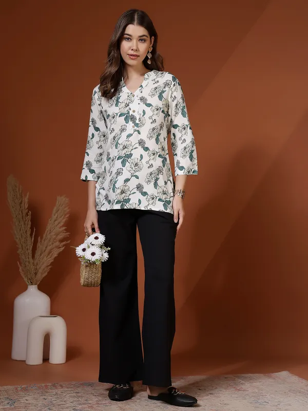 AMOUS-Minimal_Floral_Work_Wear_Kurti